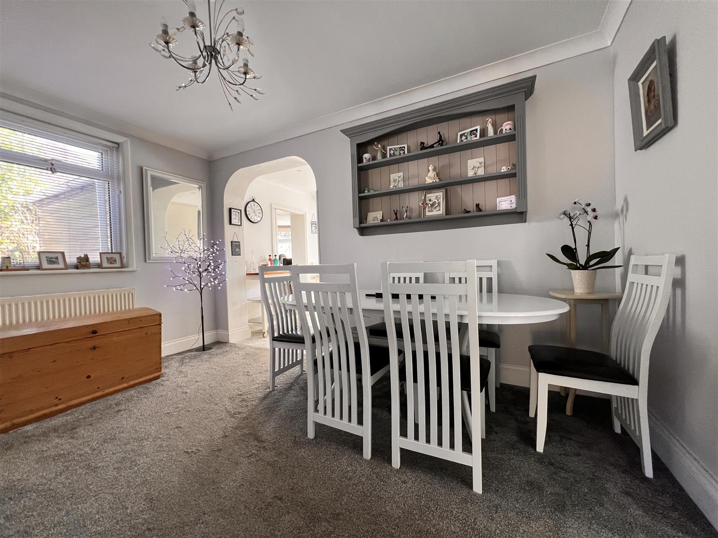 Dining Room: